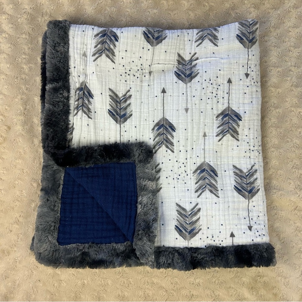 SS Blue Gray Arrows Baby Lovey Security Blanket Muslin Faux Fur Edge Trim USA